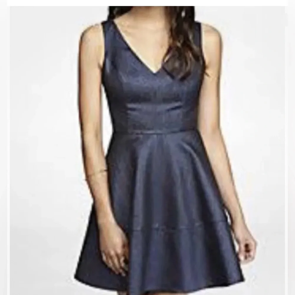 New Express Navy Blue Metallic Jacquard Fit & Flare Zip Back Dress Sz 8 - Picture 2 of 5